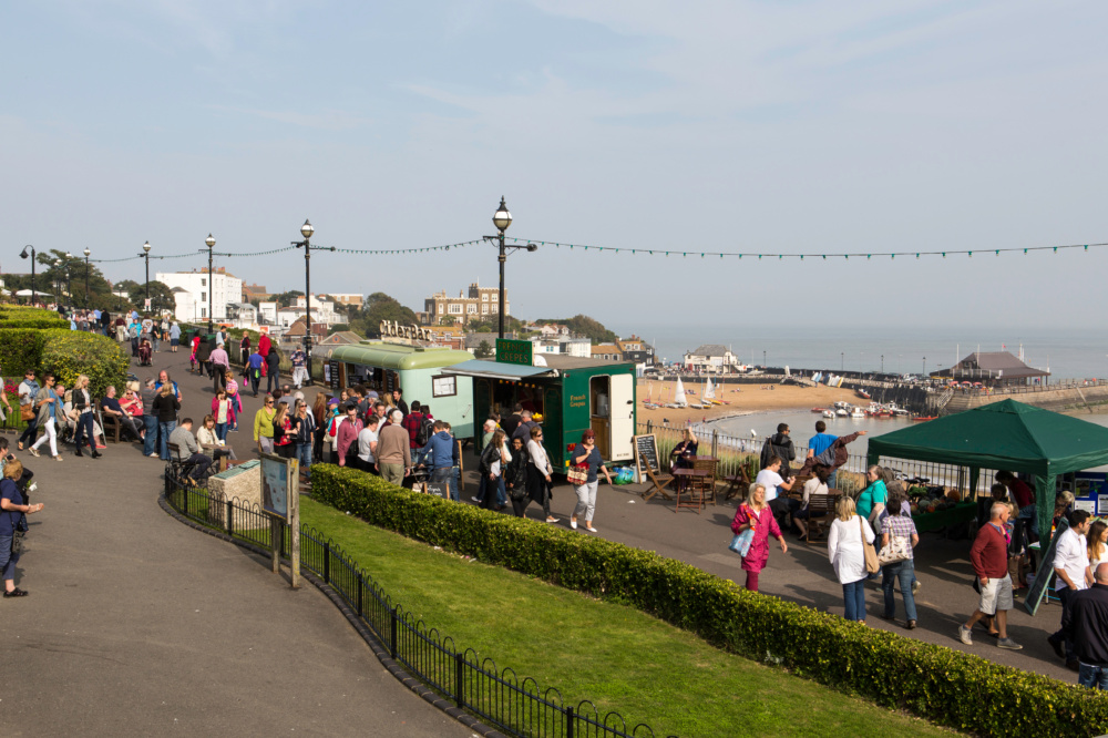 Stall-on-promenade-at-Broadstairs-Food-Festival.-Credit-@VisitThanet