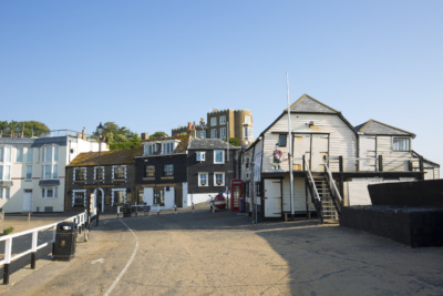 Start-of-Broadstairs-pier-and-Bleak-House.-Credit-@VisitThanet