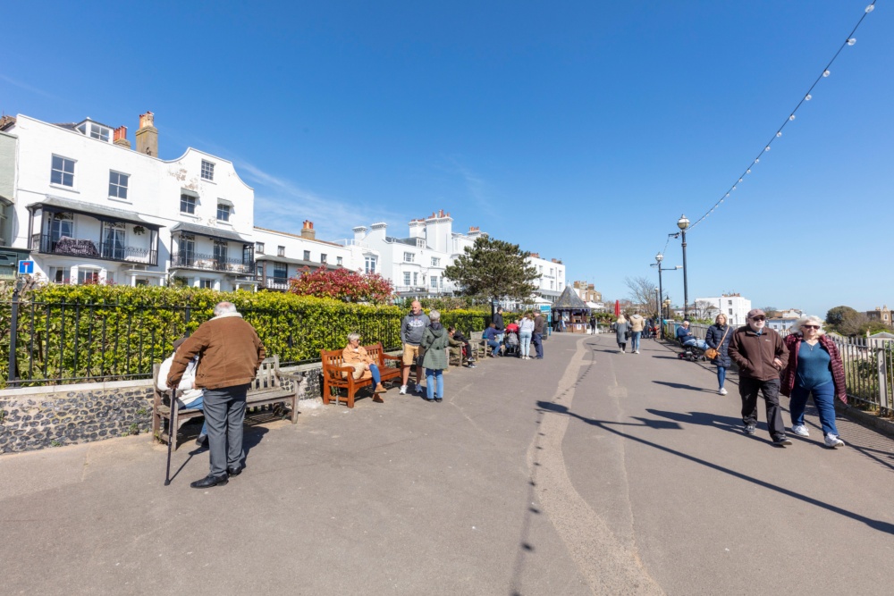 Victoria-Parade-Broadstairs.-Credit-@VisitThanet