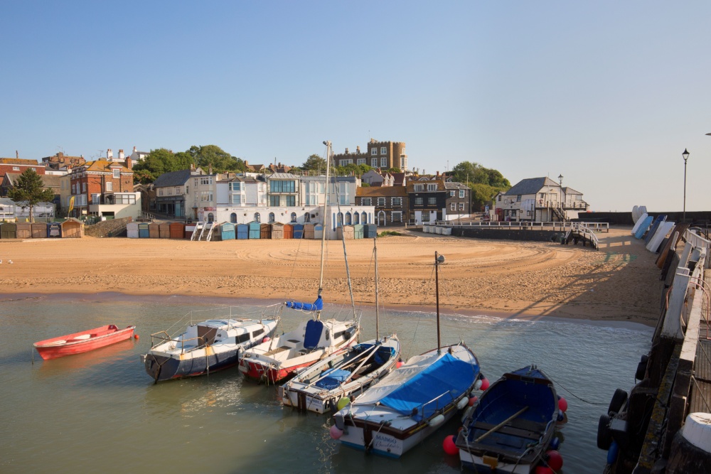 Viking-Bay-harbour-area-Broadstairs.-Credit-@VisitThanet