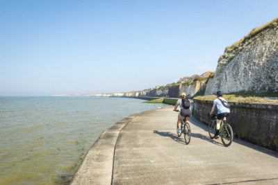 Cycling-Beresford-Gap-Birchington.-Credit-@VisitThanet-