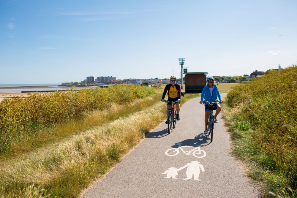 Cycling-at-Minnis-Bay-Birchington.-Credit-@VisitThanet