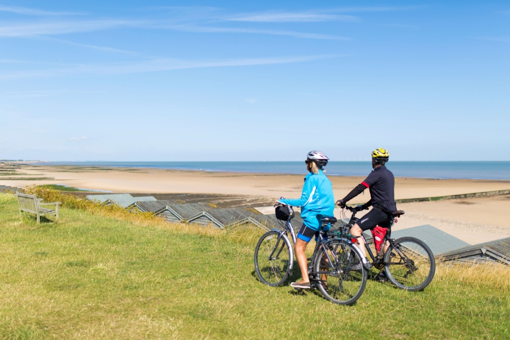 Cyclists-at-Minnis-Bay-Birchington.-Credit-@-VisitThanet