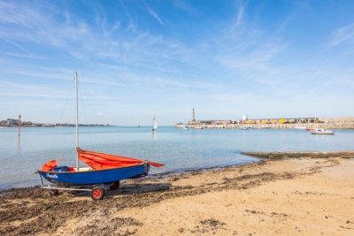 Margate-Harbour-Arm-and-boat.-Credit-@VisitThanet