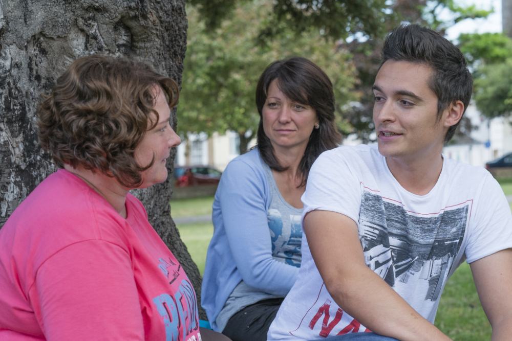 Margate-Language-School-students-talking-close-up.-Credit-@VisitThanet-
