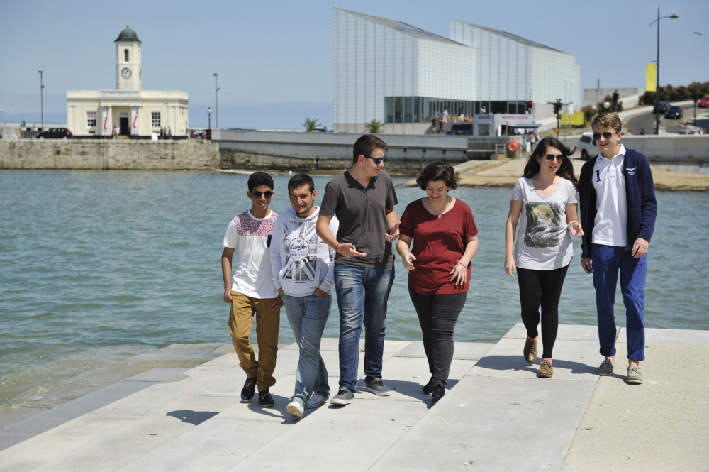 (c)PhilHoughton/07428170222