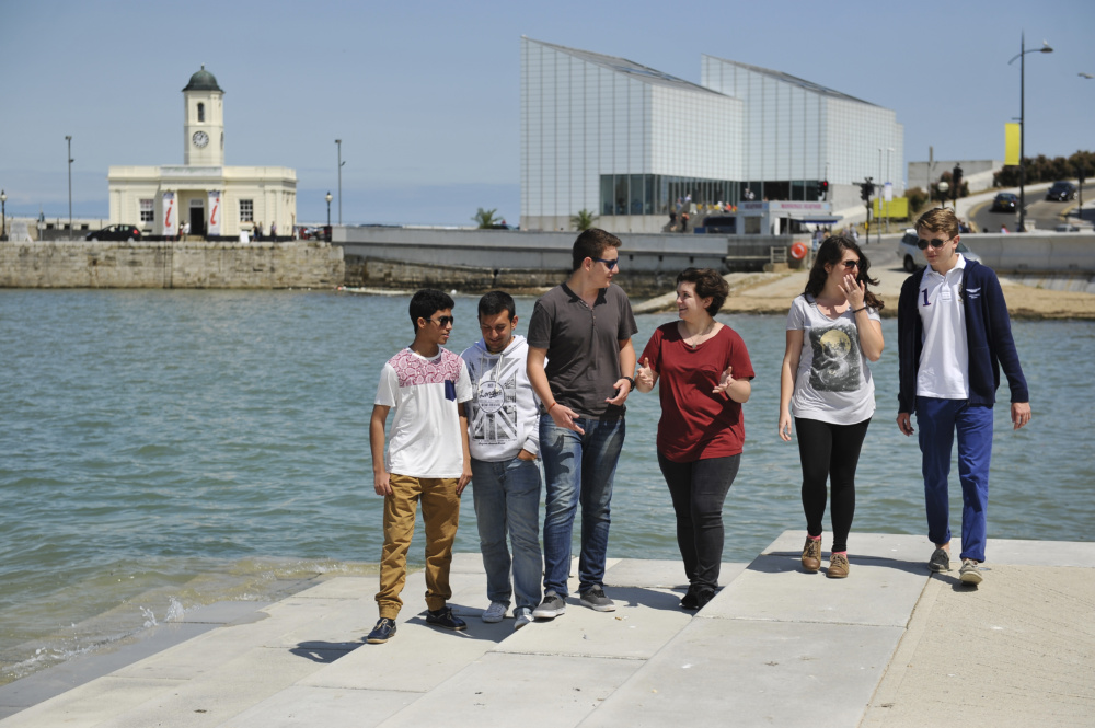 (c)PhilHoughton/07428170222