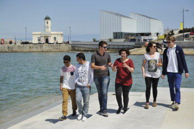 (c)PhilHoughton/07428170222