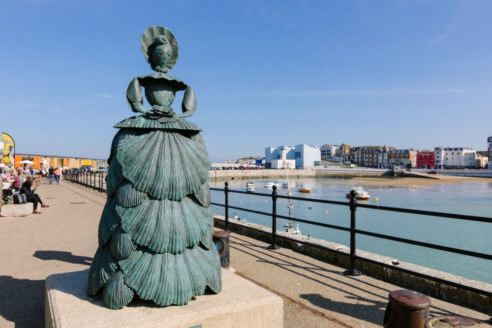 Shell-Lady-at-end-of-Margate-Harbour-Arm.-Credit-@VisitThanet