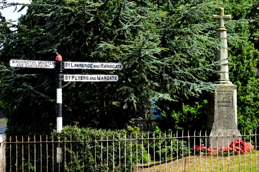 Manston-signpost-and-memorial.-Credit-@VisitThanet