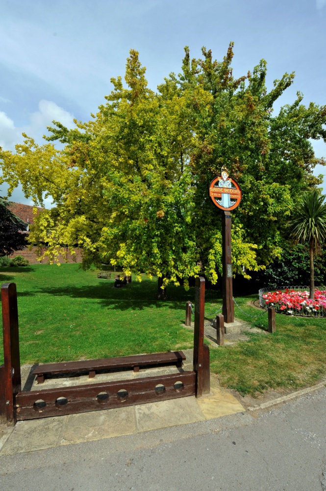 St-Peters-village-sign-stocks-in-foreground-P.-Credit-@VisitThanet