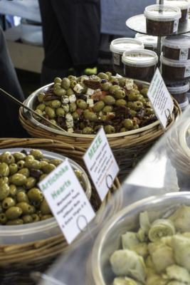 Bowls-of-olives-at-Broadstairs-Food-Festival-P.-Credit-@VisitThanet