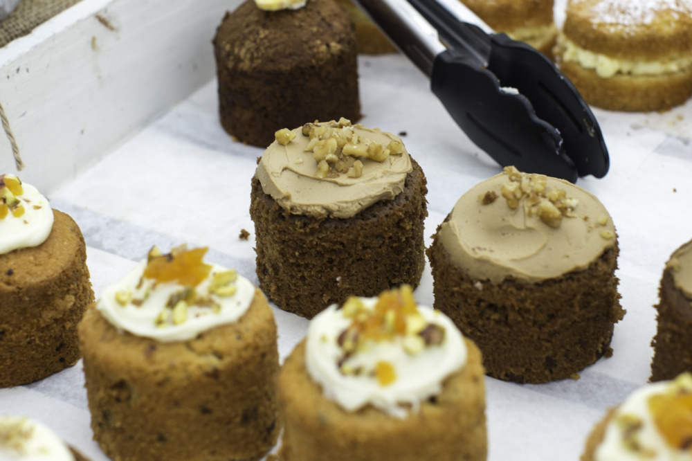 Miniature-cakes-at-Broadstairs-Food-Festival.-Credit-@VisitThanet