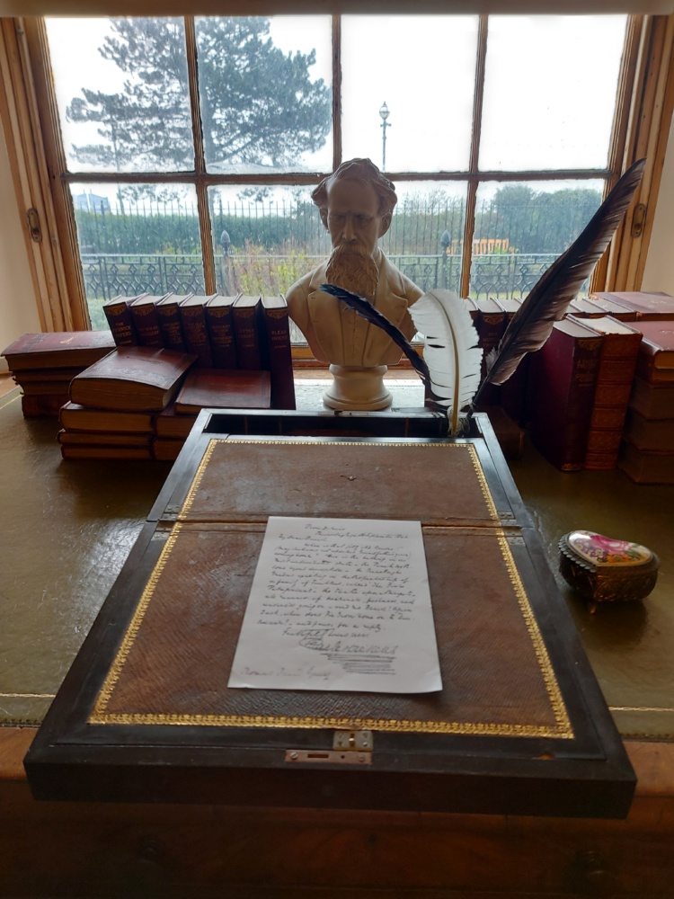 Dickens-Bust-at-Dickens-House-Museum.-Credit-@VisitThanet