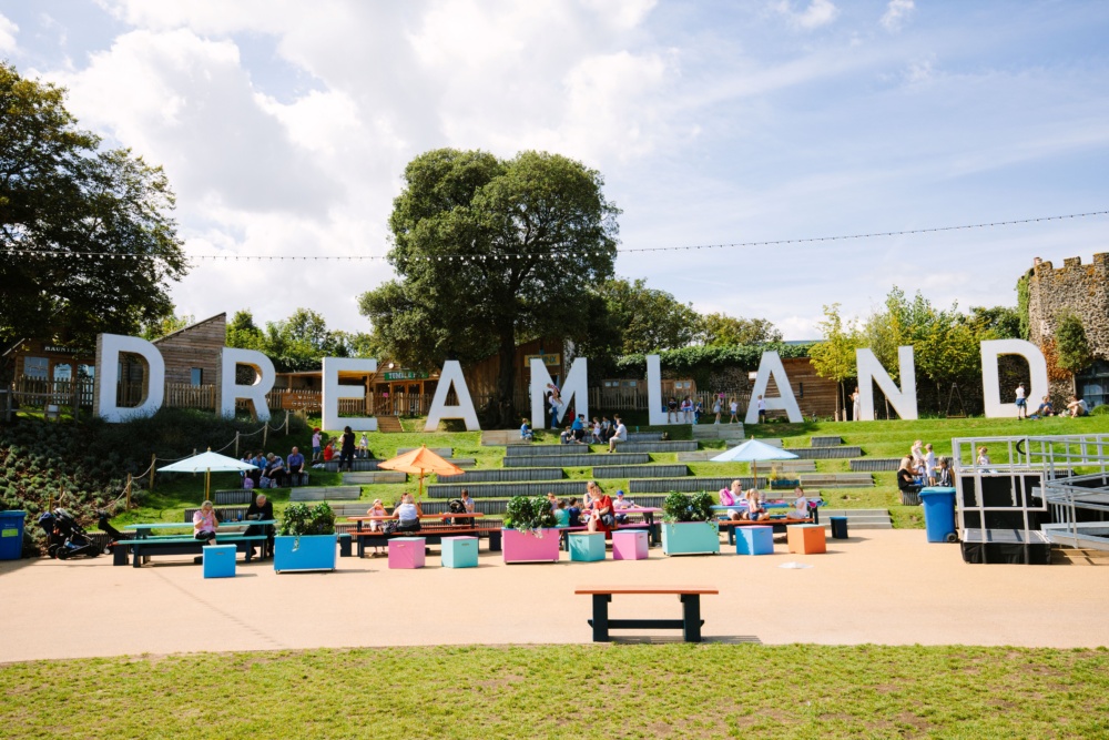 Dreamland-Margate-sign-seating.-Credit-@VisitThanet