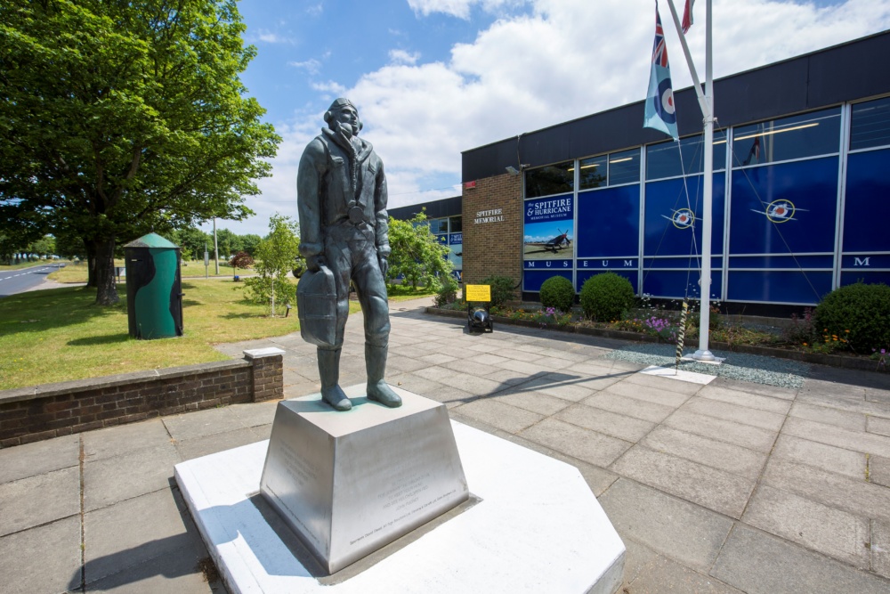 Exterior-of-Spitfire-and-Hurricane-Memorial-Museum-Manston.-Credit-@VisitThanet