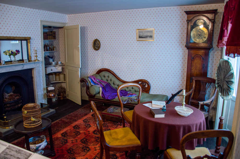 The-Parlour-Dickens-House-Museum-Broadstairs.-Credit-@VisitThanet