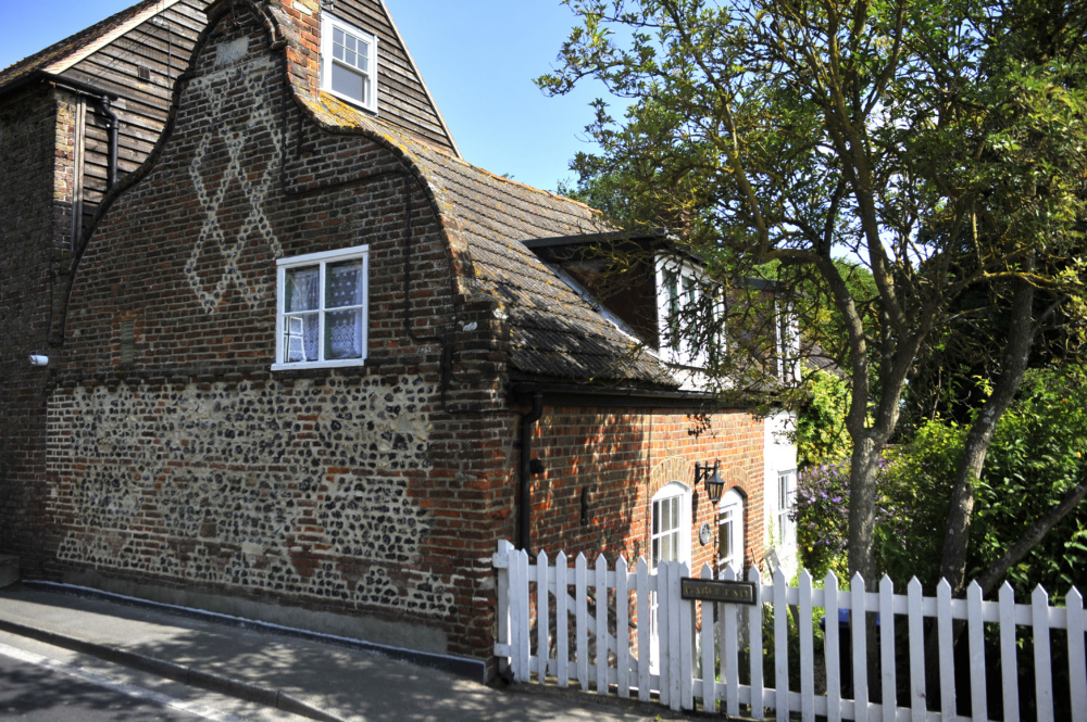 St-Nicholas-curved-cottage.-Credit-@VisitThanet