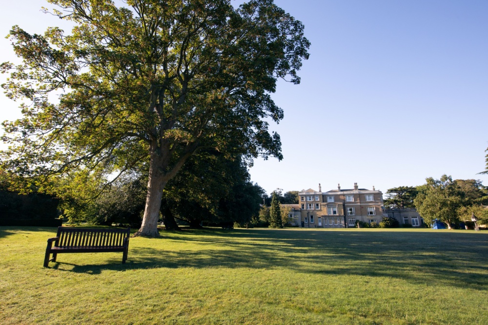Rear-garden-of-Quex-House-and-Gardens-Home-to-the-Powell-Cotton-Museum.-Credit-@VisitThanet