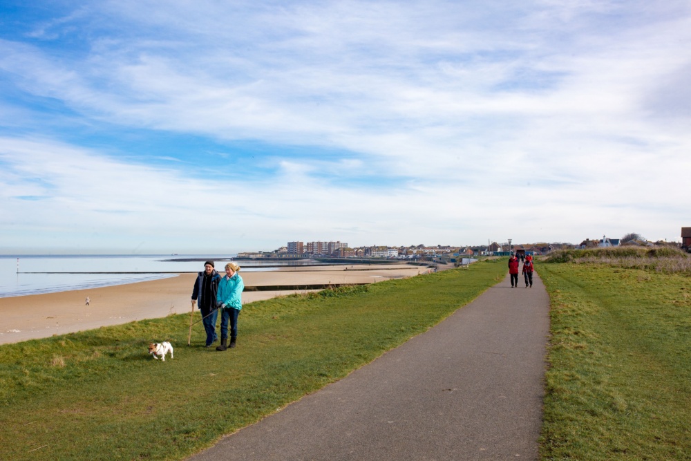 Walking-on-path-above-Minnis-Bay-Birchington.-Credit@VisitThanet