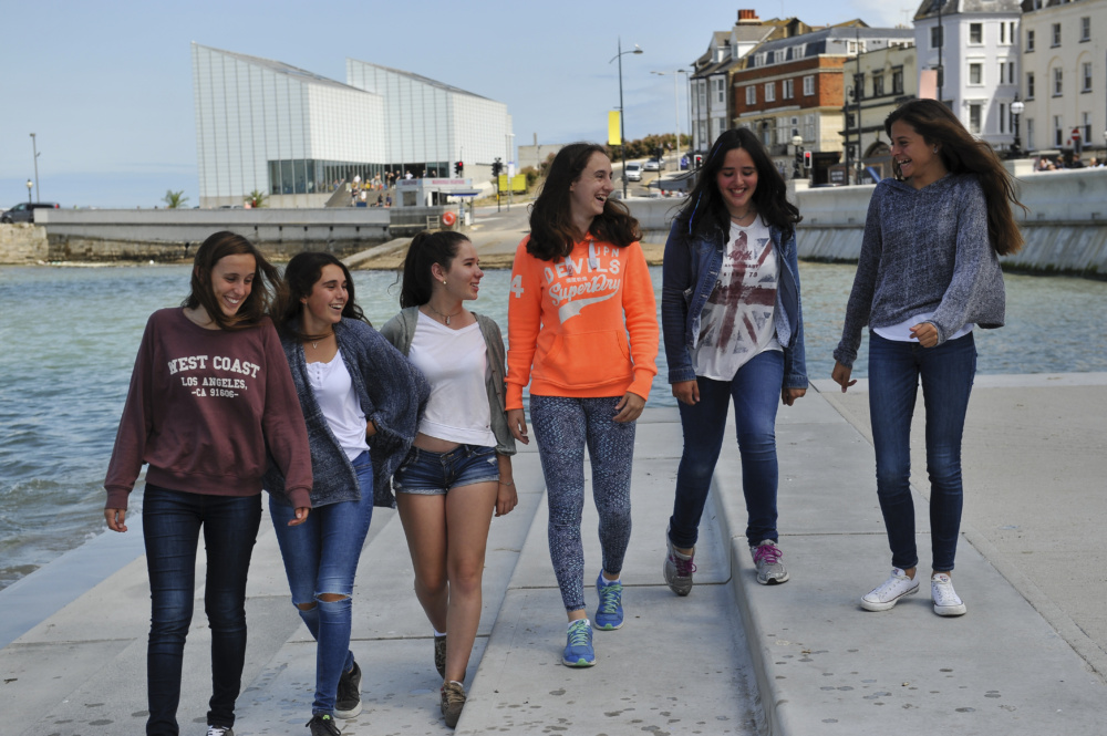 (c)PhilHoughton/07428170222