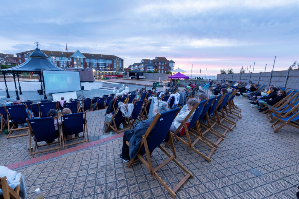 Oval-Bandstand-and-Lawns-Cliftonville-cinema.-Credit-@VisitThanet