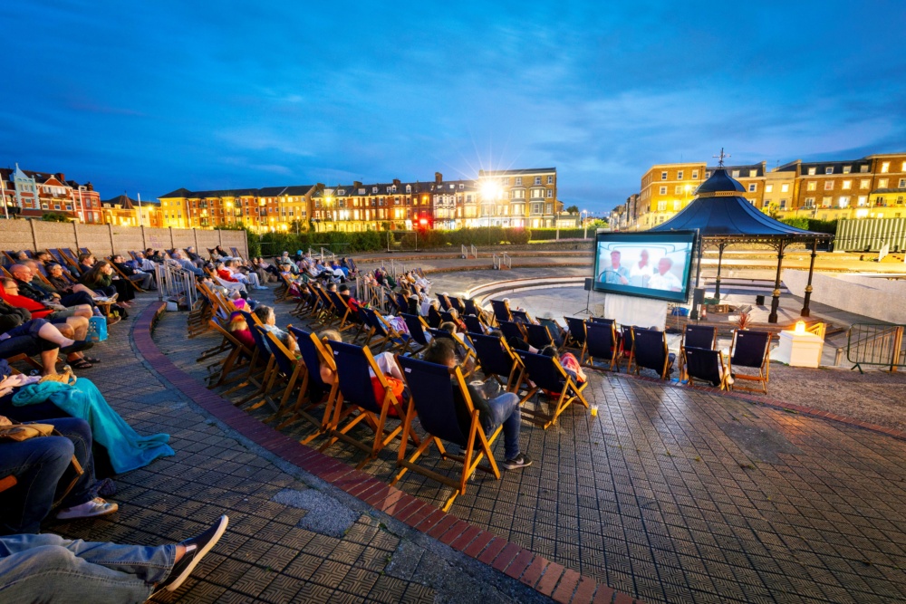Oval-Bandstand-and-Lawns-Cliftonville-night-cinema.-Credit-@VisitThanet