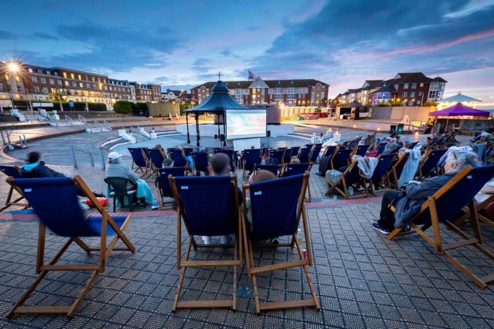 Oval-Bandstand-and-Lawns-Cliftonville-outdoor-cinema.-Credit-@VisitThanet