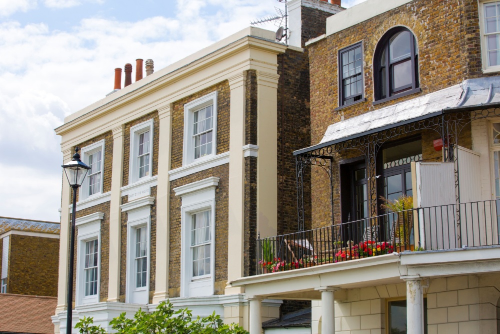 Regency-building-and-balcony.-Credit-@VisitThanet
